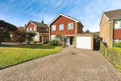 Rosemary Gardens, Blackwater, Surrey 3 bed detached house for sale
