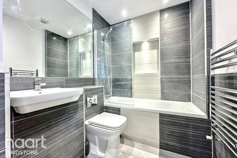 Lower Stone Street, Maidstone 2 bed apartment for sale