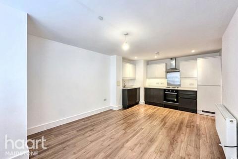 Lower Stone Street, Maidstone 2 bed apartment for sale