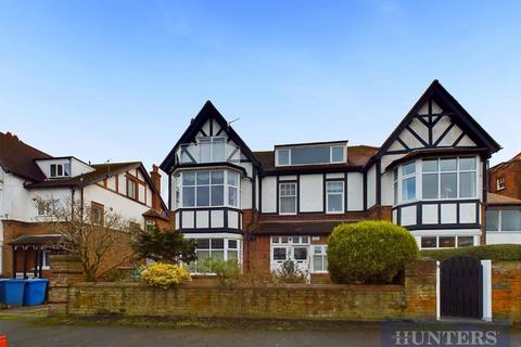 Holbeck Road, Scarborough 2 bed flat for sale
