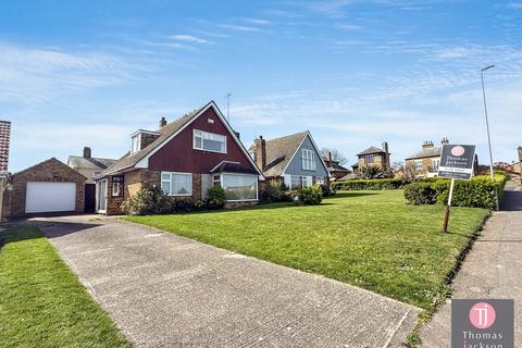 Epple Bay Avenue, Birchington 3 bed detached bungalow for sale