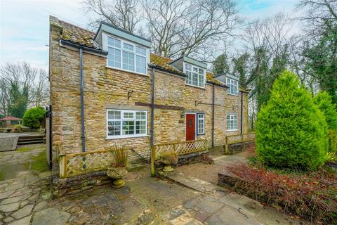 Moor Lane, East Ayton, Scarborough 3 bed detached house for sale