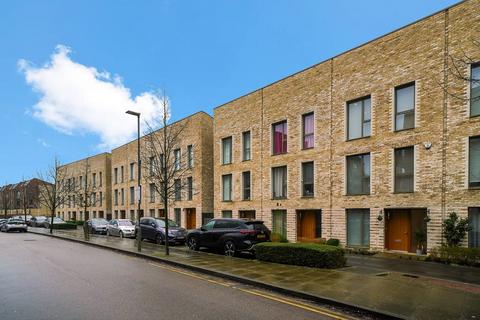 Lacey Drive, Edgware, HA8 4 bed townhouse for sale