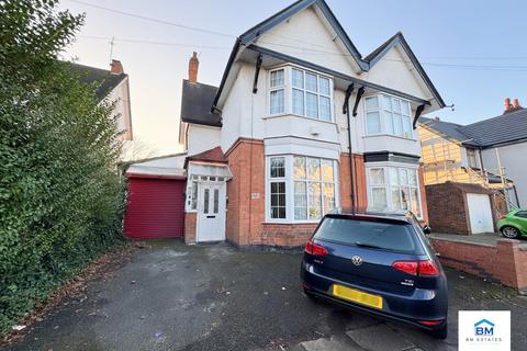 Stoughton Drive North, Leicester LE5 5 bed semi