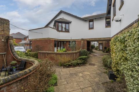 Garden Mews, Warsash, Southampton... 2 bed flat for sale
