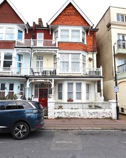 Elms Avenue, Eastbourne 2 bed flat for sale