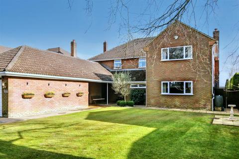 The Ridgeway, Radlett WD7 4 bed detached house for sale