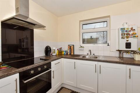 Bishops Close, Nettlestead... 2 bed maisonette for sale