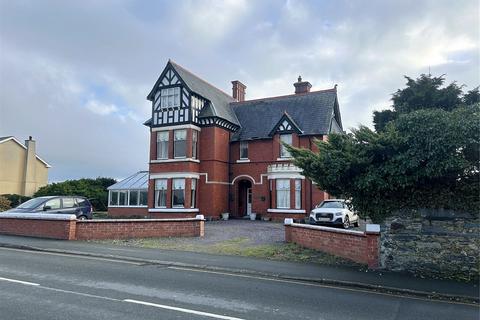 Pier Road, Tywyn, Gwynedd, LL36 7 bed detached house for sale