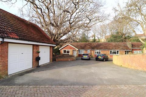 De la Warr Road, Bexhill
