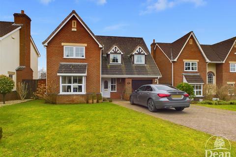 Windrush Gardens, Lydney GL15 4 bed detached house for sale