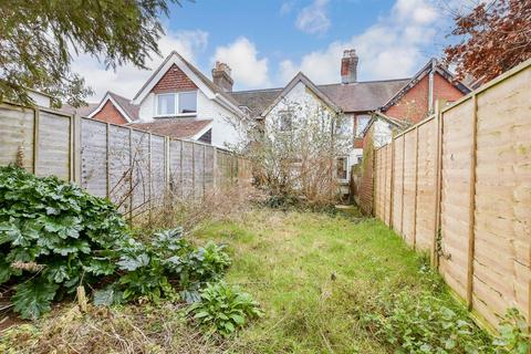 Broadway, Totland Bay, Isle of Wight 3 bed terraced house for sale