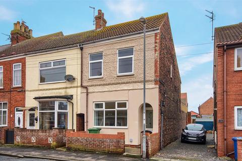 Hubert Street, Withernsea 3 bed end of terrace house for sale