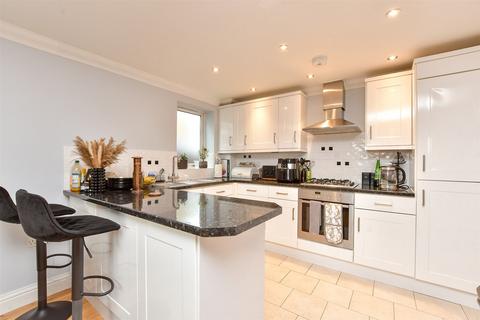 Coulsdon Road, Caterham, Surrey 1 bed ground floor flat for sale