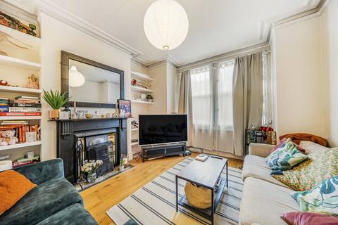 Franciscan Road, Tooting Bec, London... 2 bed flat for sale