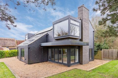 High Street, Sherington, Newport Pagnell 4 bed detached house for sale