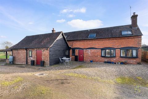 Bretforton Road, Evesham WR11 3 bed barn conversion for sale