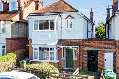 Kings Drive, Thames Ditton, KT7 4 bed detached house for sale