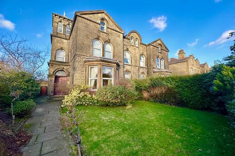 Glenmaye, Savile Park, Halifax 6 bed semi