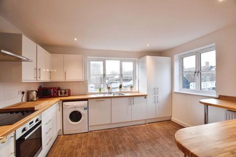Sloane Court, Amesbury               ... 2 bed apartment for sale