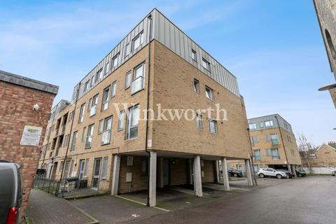 Gascoigne Close, London, N17 1 bed apartment for sale