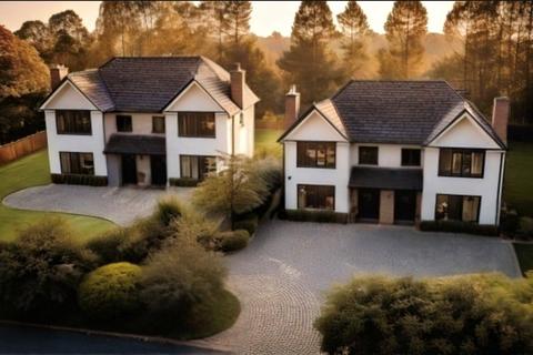 Cross In Hand Road, Heathfield, TN21 4 bed property with land for sale