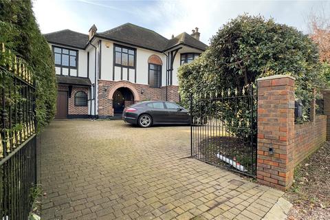 Arkley Drive, Arkley, Hertfordshire, EN5 4 bed detached house for sale