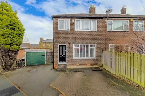 Ebury Close, Upper Batley 3 bed end of terrace house for sale