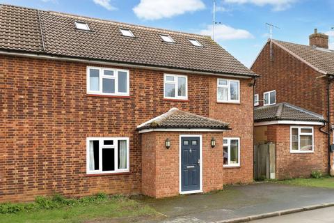 Candlemas Mead, Beaconsfield... 7 bed semi