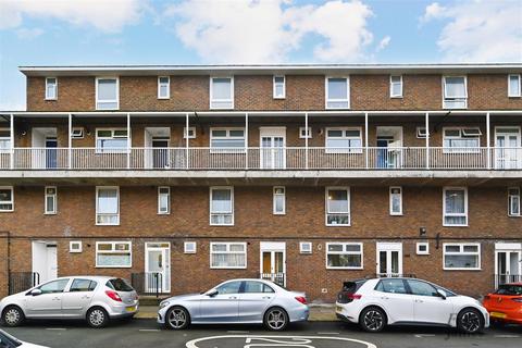 Pigott Street, London, E14 3 bed maisonette for sale