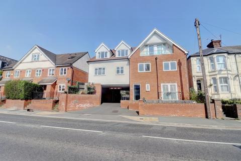 London Road, Buckinghamshire HP11 2 bed apartment for sale