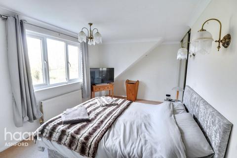 Berwick Lane, HYTHE 5 bed bungalow for sale