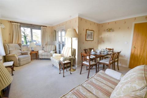 Brielen Court, Radcliffe on Trent... 1 bed apartment for sale