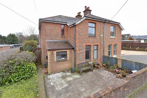 High Street, Wootton, Isle of Wight 3 bed semi