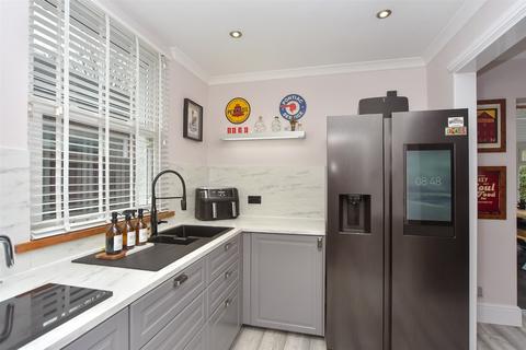 Hartlip Hill, Hartlip, Sittingbourne... 3 bed detached house for sale