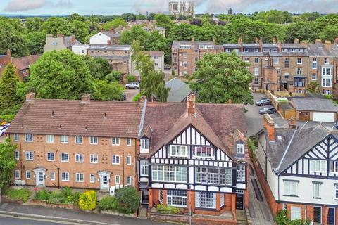York YO30 8 bed terraced house for sale
