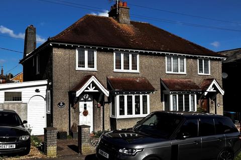 Beaconsfield Road, Tring, HP23 3 bed semi