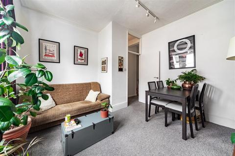 Gladstone Place, Brighton 1 bed apartment for sale
