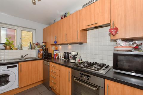 Friars View, Aylesford, Kent 2 bed apartment for sale