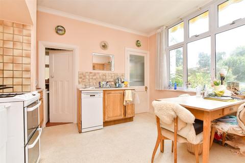 Highlands Avenue, Leatherhead, Surrey 3 bed chalet for sale