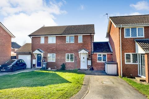 Calshot Place, Calcot, Reading, RG31 3 bed semi