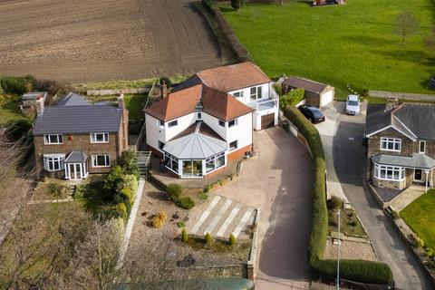 West Lane, Wakefield WF4 4 bed detached house for sale
