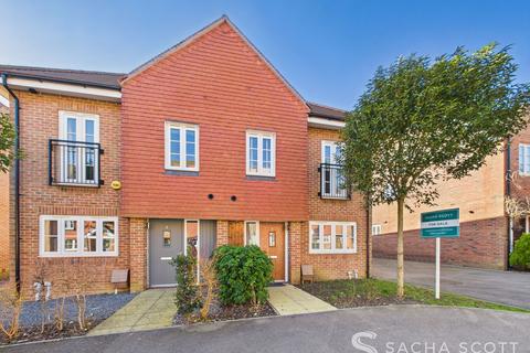 Dover Road, Tadworth, KT20 3 bed semi
