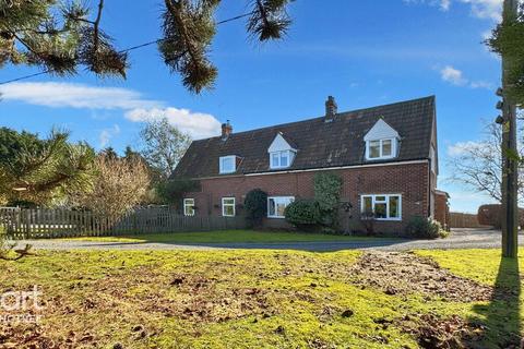 Harwich Road, Lawford, Manningtree... 4 bed semi