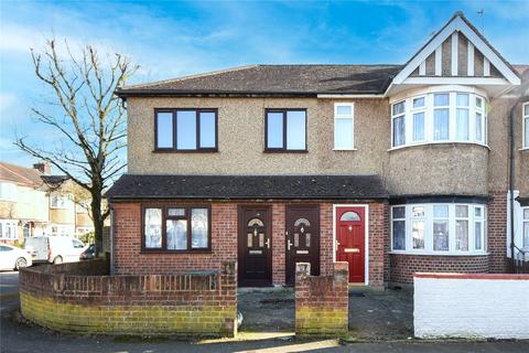 Sidmouth Drive, Ruislip HA4 1 bed maisonette for sale