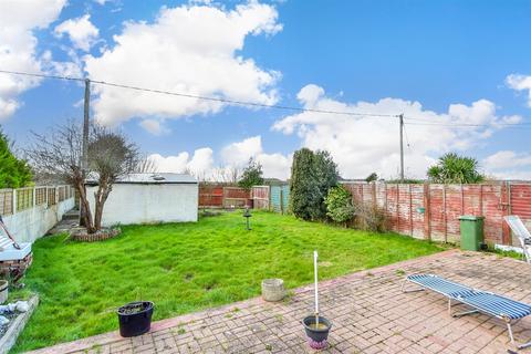 Drift Lane, Selsey, West Sussex 2 bed detached bungalow for sale
