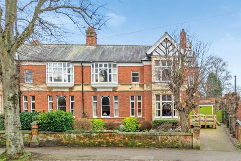 Milford House, Kettering 5 bed semi