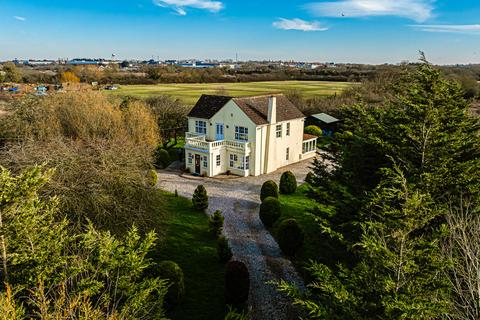 Basildon SS15 6 bed detached house for sale