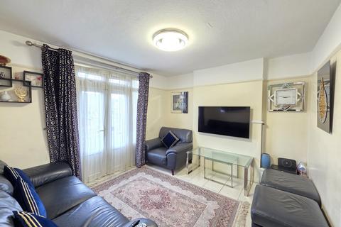 Harrow Road, Wembley, HA9 6DN 3 bed flat for sale