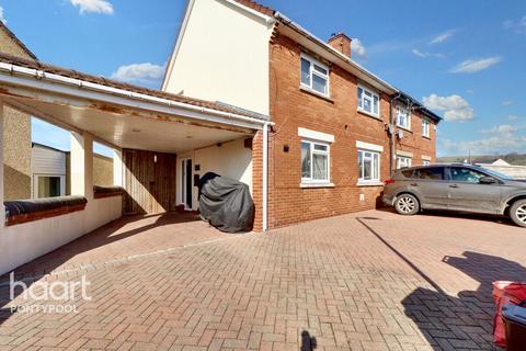 Mount Road, Pontypool 3 bed semi